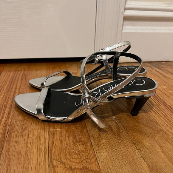 Calvin Klein Modern/ Clean Silver Mirrored Strappy Kitten Sandal Heel - Picture 7 of 10